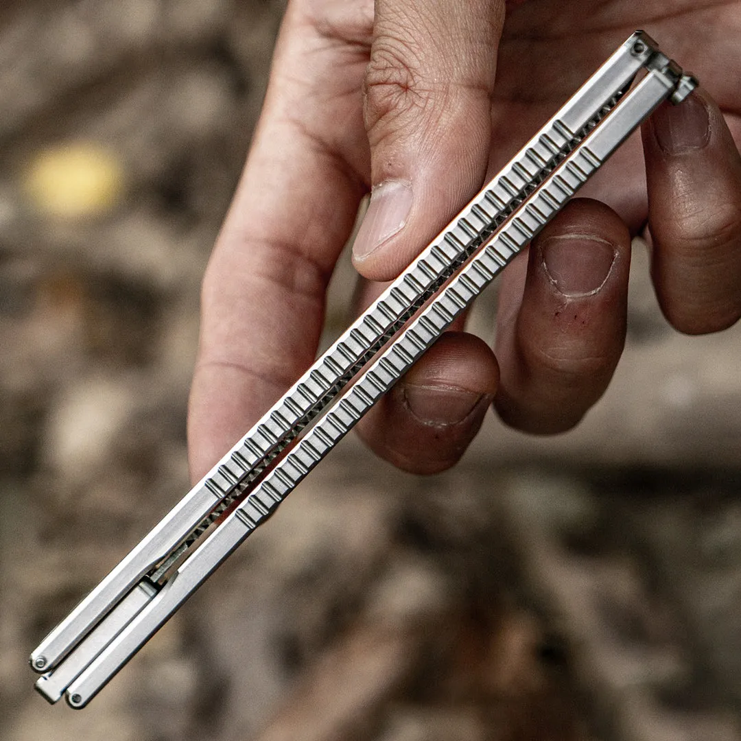 Tissaw: a CNC-Machined Titanium Folding Hand Saw